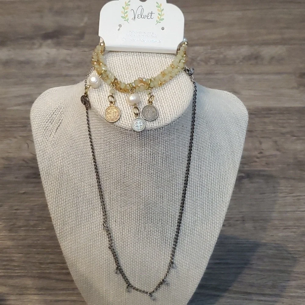 🦋 NWT NECKLACE & BRACELET SET